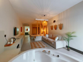 Clotho Suites - Golden Life Resort